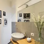 La Casa Del Regista Industrial Loft & Cinemastudio